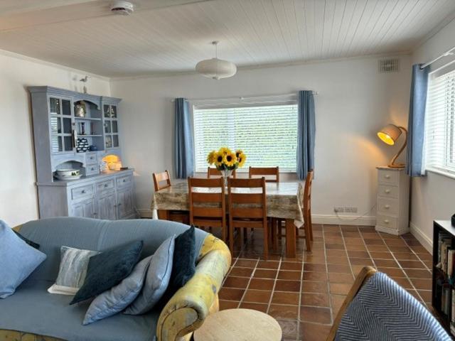Beachcomber Cottages Ballyconneely Oda fotoğraf